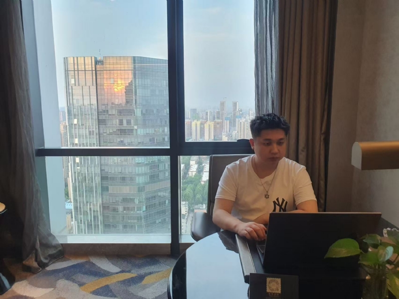 ying的第一张照片--淮安相亲服务中心