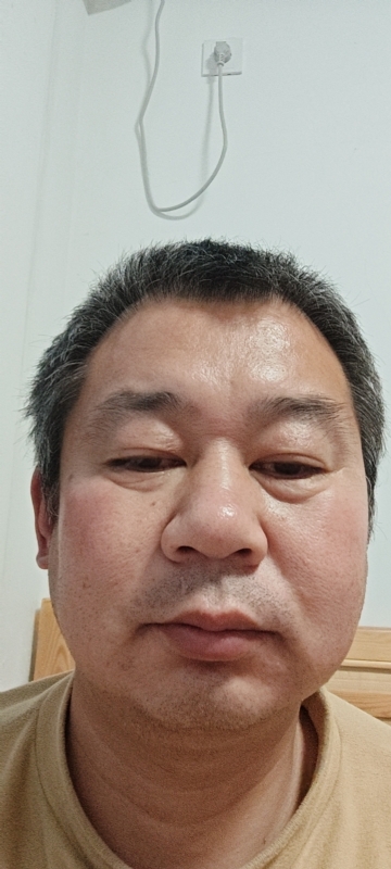 龙万的第一张照片--淮安相亲服务中心