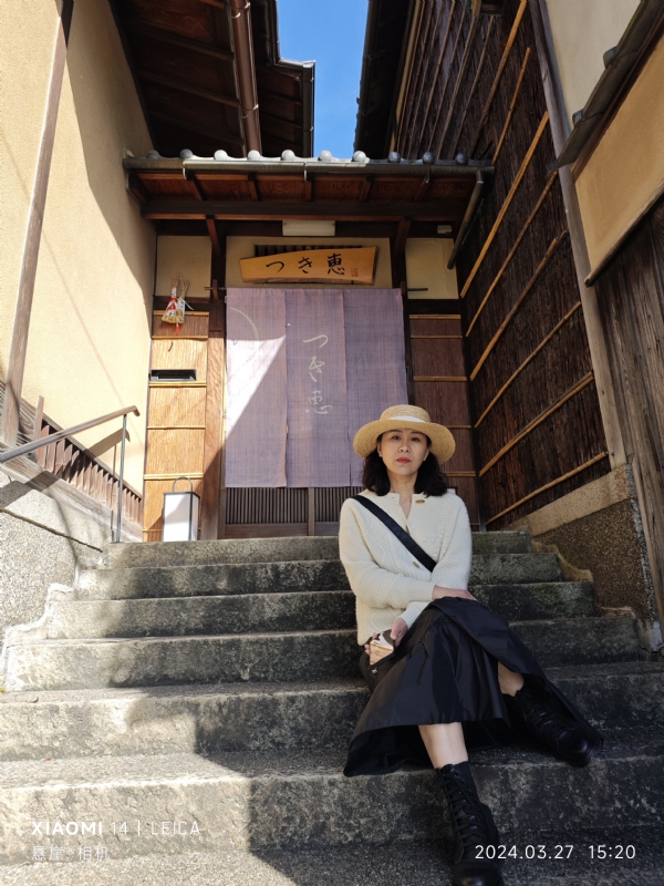 踱着方步的猫小姐的第一张照片--淮安相亲服务中心