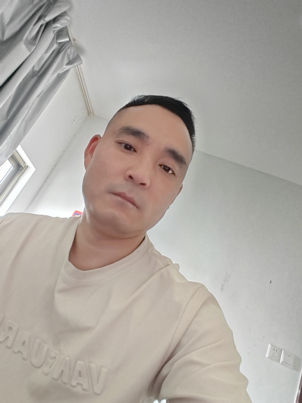 小锋的第一张照片--淮安相亲服务中心