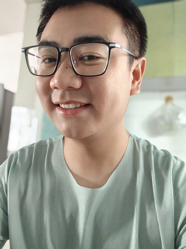 田田向上的第一张照片--淮安相亲服务中心