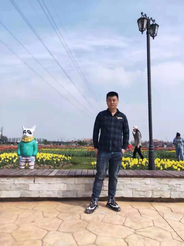 海阔天空的第一张照片--淮安相亲服务中心