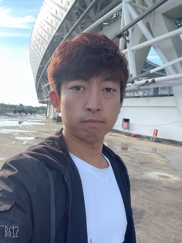 绅士大男孩的第一张照片--淮安相亲服务中心