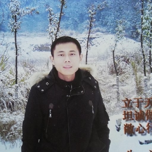 忧伤男人的第一张照片--淮安相亲服务中心