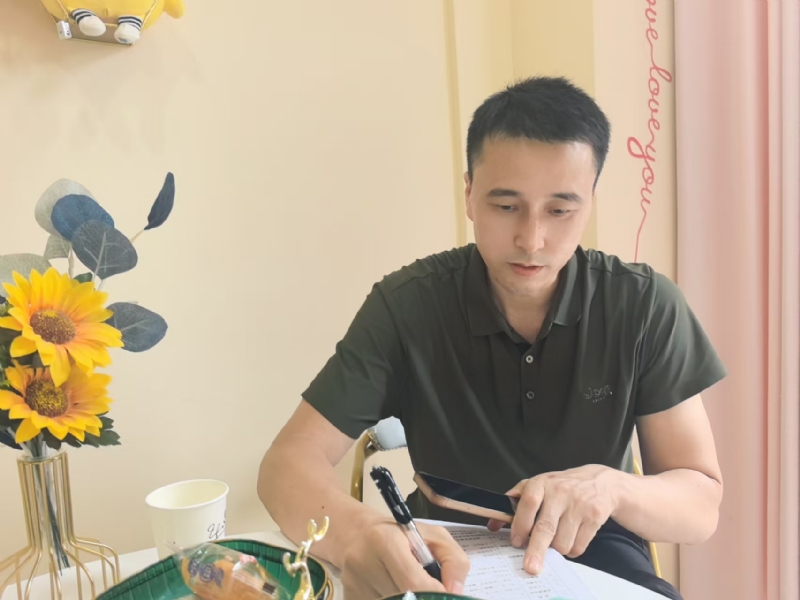 笑看一切的第二张照片--淮安相亲服务中心