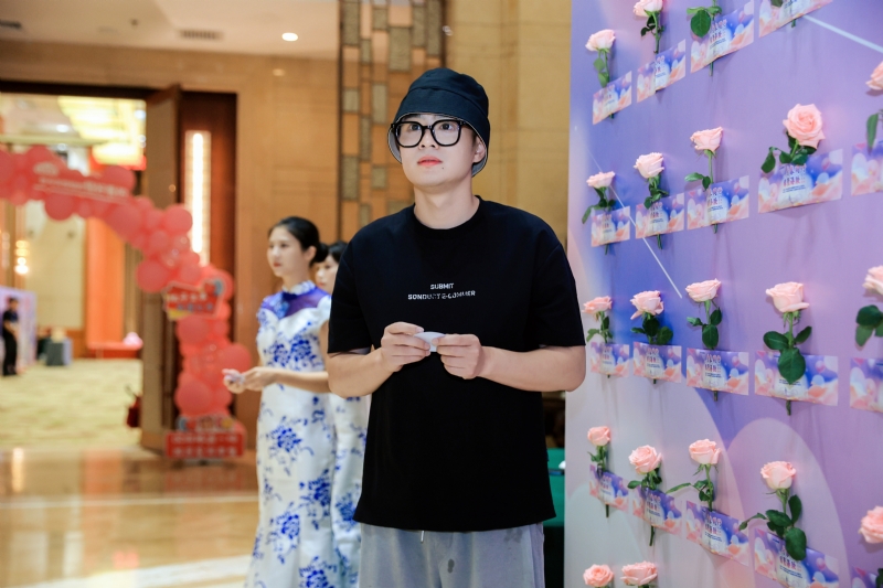 被驯服的象的第一张照片--淮安相亲服务中心