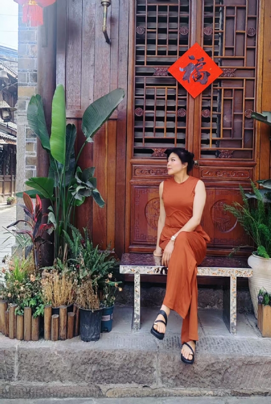 宛霞的第一张照片--淮安相亲服务中心