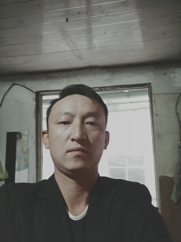 放弃爱你的第一张照片--淮安相亲服务中心