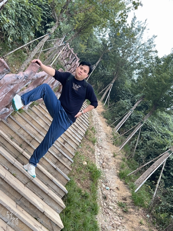 择一人白头偕老的第二张照片--淮安相亲服务中心