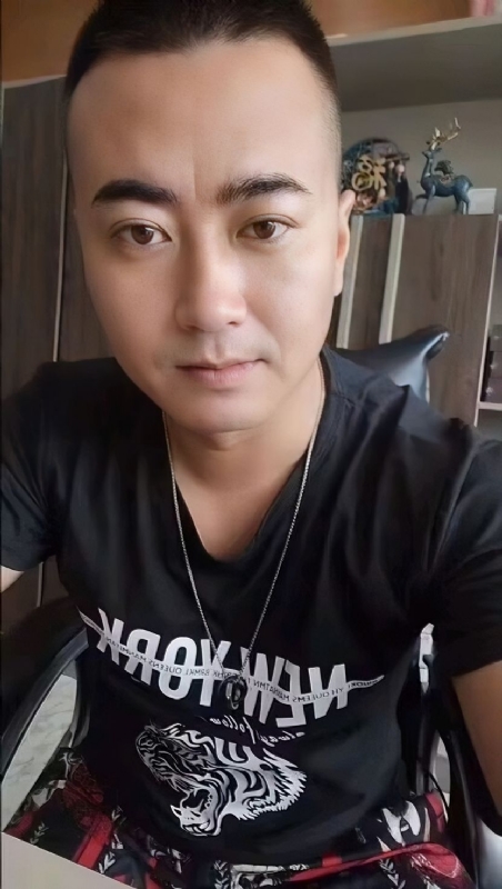 Luck耀的第一张照片--淮安相亲服务中心