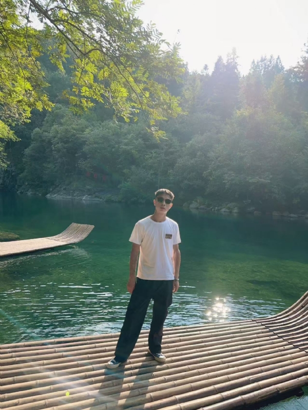 林言的第二张照片--淮安相亲服务中心