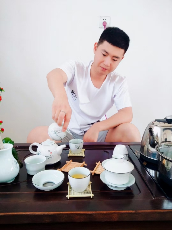 日月的第三张照片--淮安相亲服务中心