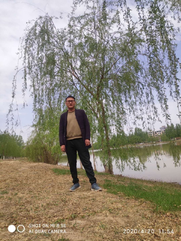 风中的烟头的第一张照片--淮安相亲服务中心