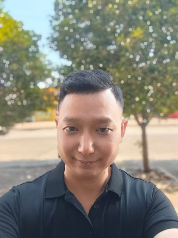 巷子里的猫的第一张照片--淮安相亲服务中心