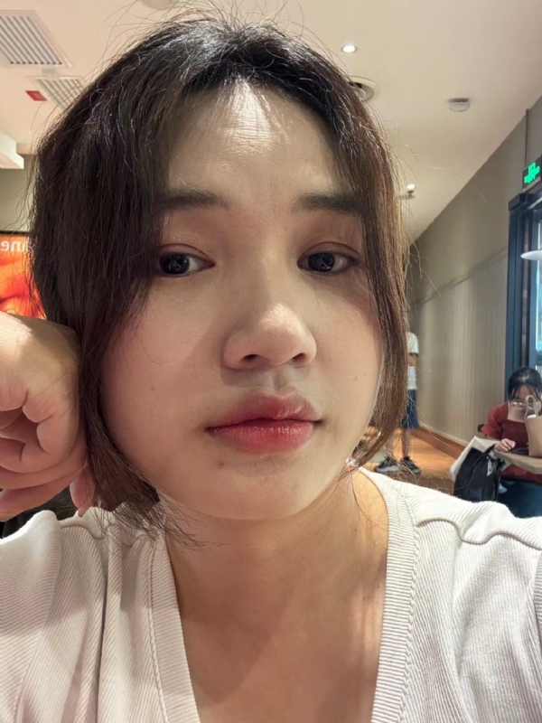 粉墨的第一张照片--淮安相亲服务中心